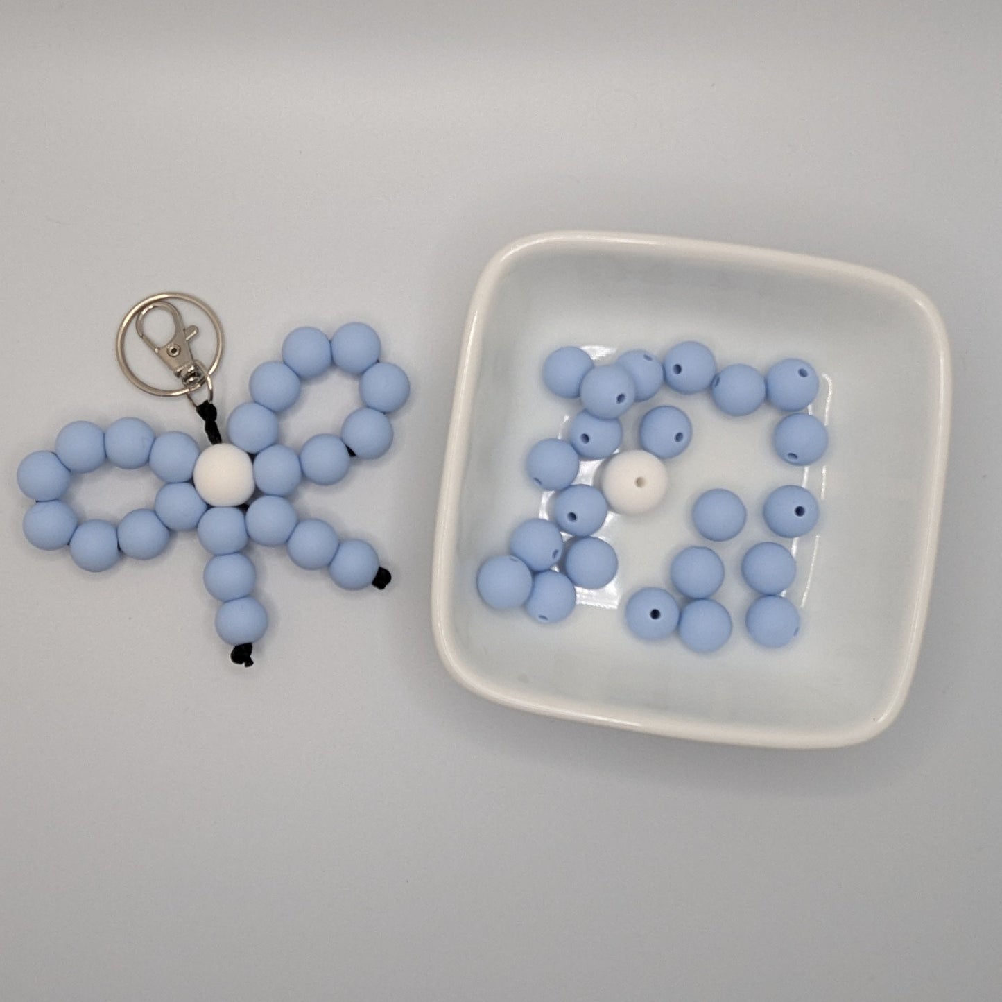 Blue and white beaded bow kit
